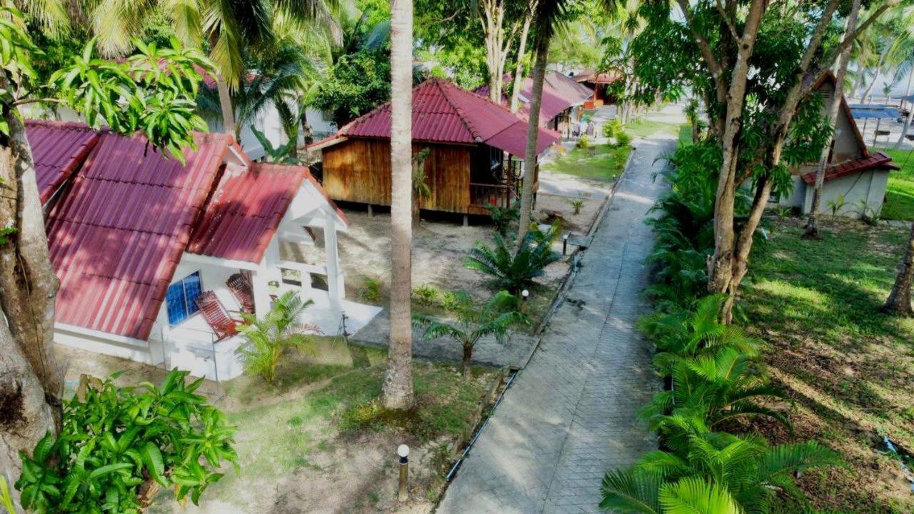 班南简易别墅和餐厅宾馆 Derm Tkov Village 外观 照片