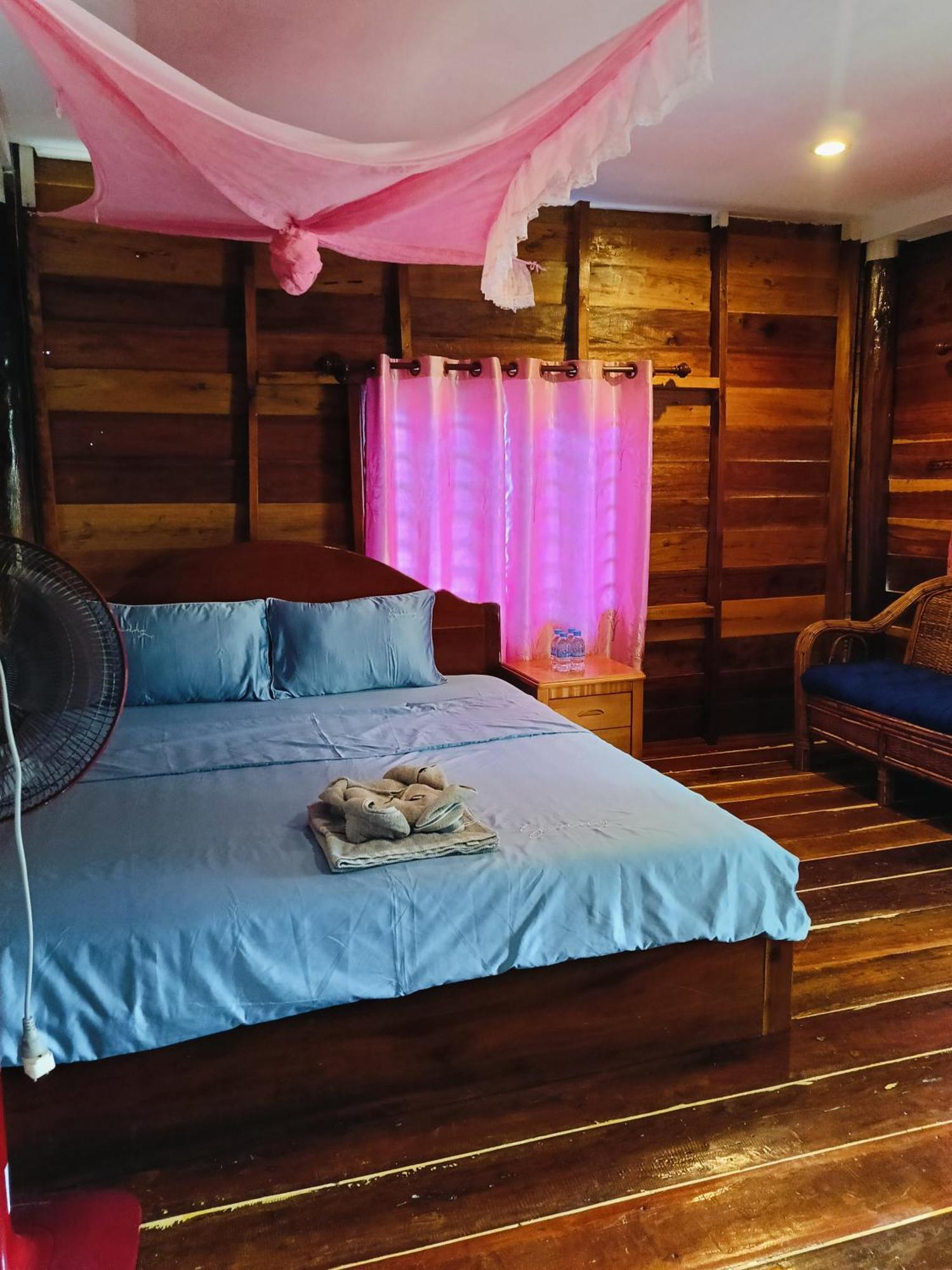 班南简易别墅和餐厅宾馆 Derm Tkov Village 外观 照片