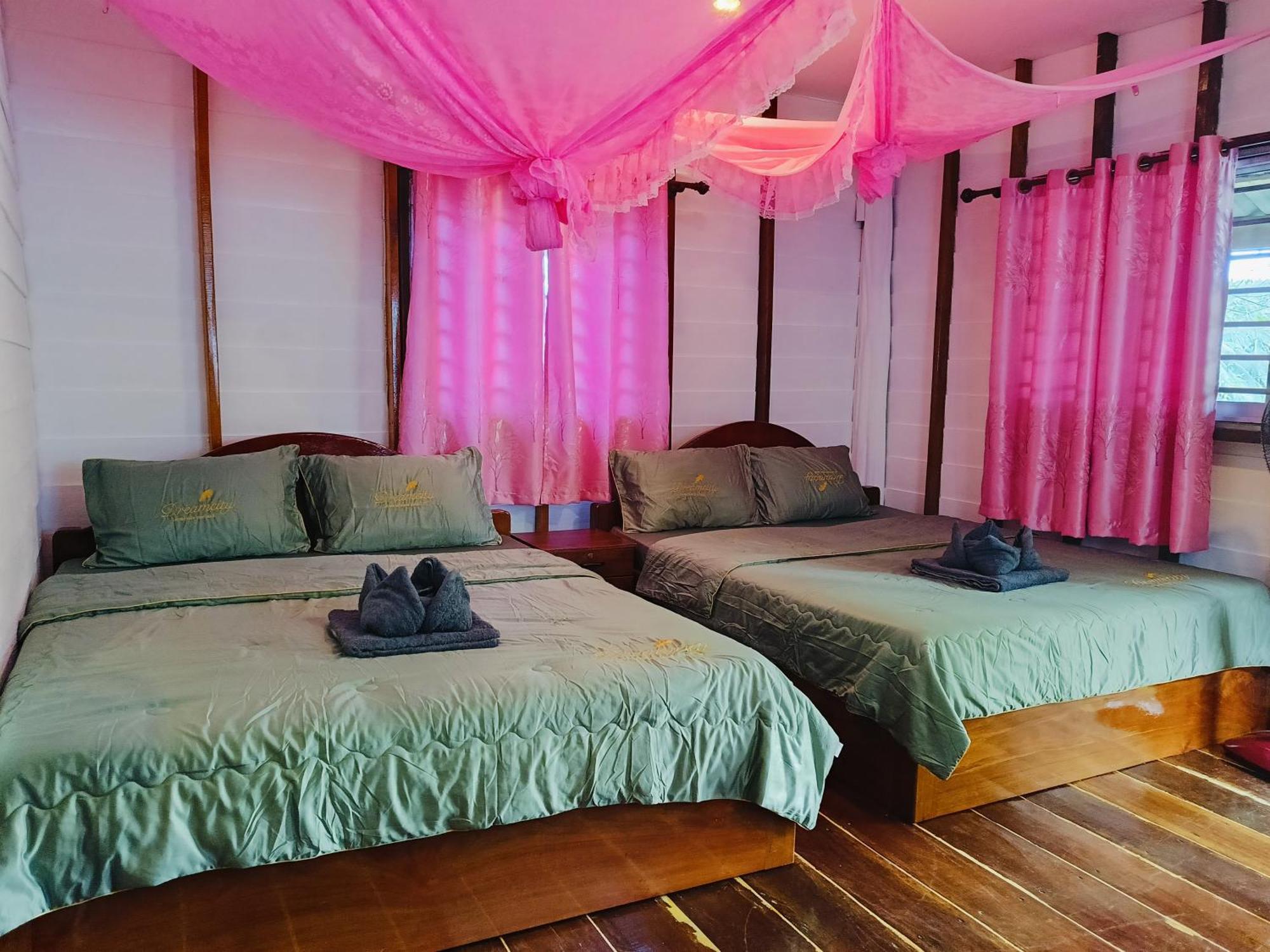 班南简易别墅和餐厅宾馆 Derm Tkov Village 外观 照片